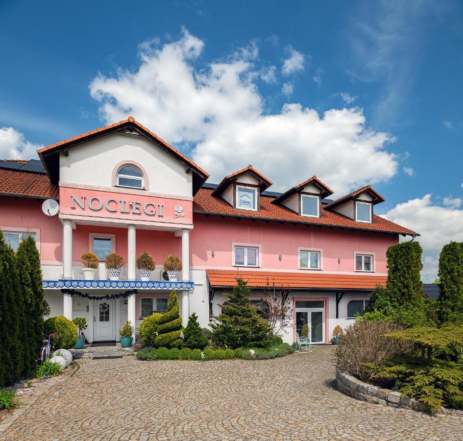 Noclegi Biala Roza Boleslawiec  Exterior foto